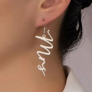 🎄Wedding Day Bliss" Mrs Earrings for the Bride